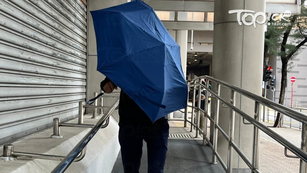 【政總非禮】涉政總非禮女同事 男監督主任辯稱只持手機答事主提問