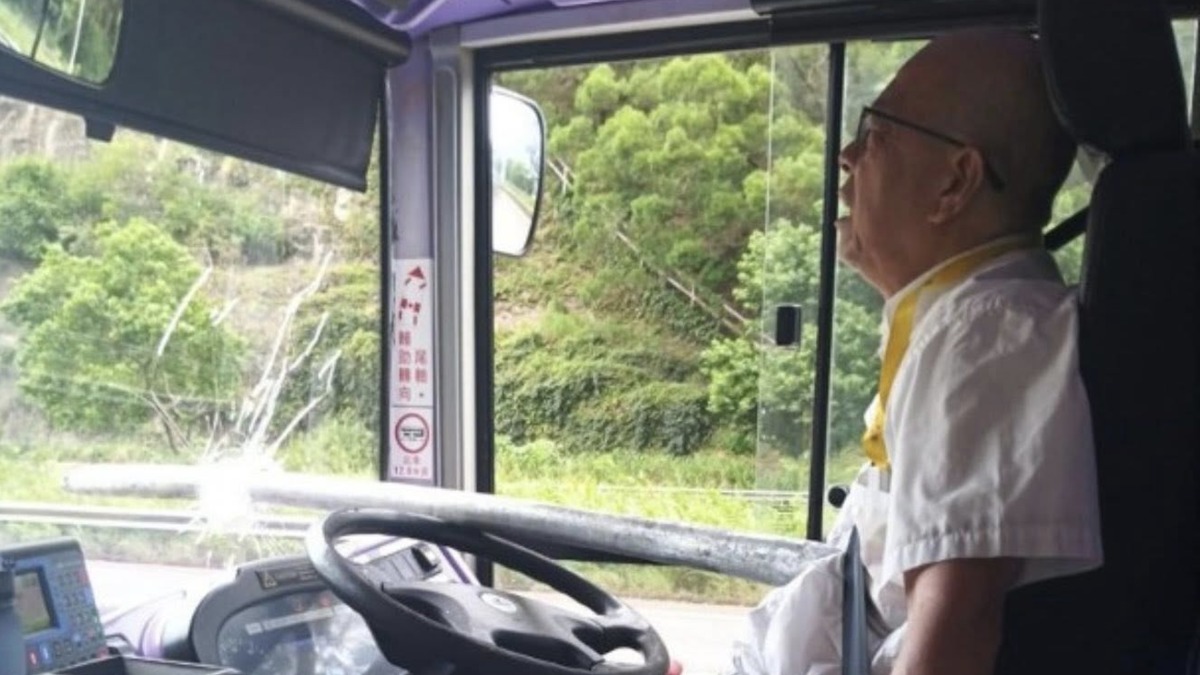 交通意外｜周一被鐵通飛插 城巴車長已出院及報平安